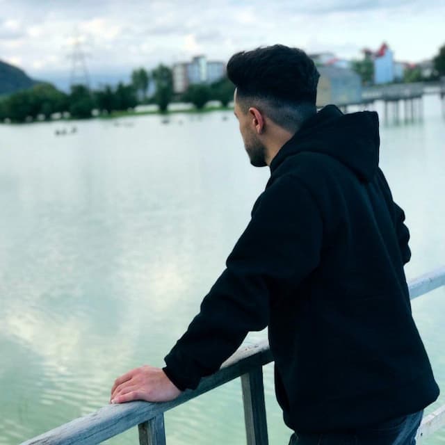 pouria mahmoodi